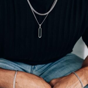 Shirt and chains