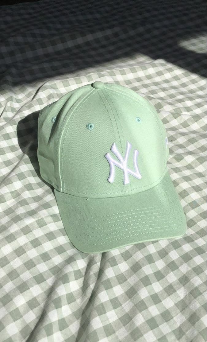 Caps